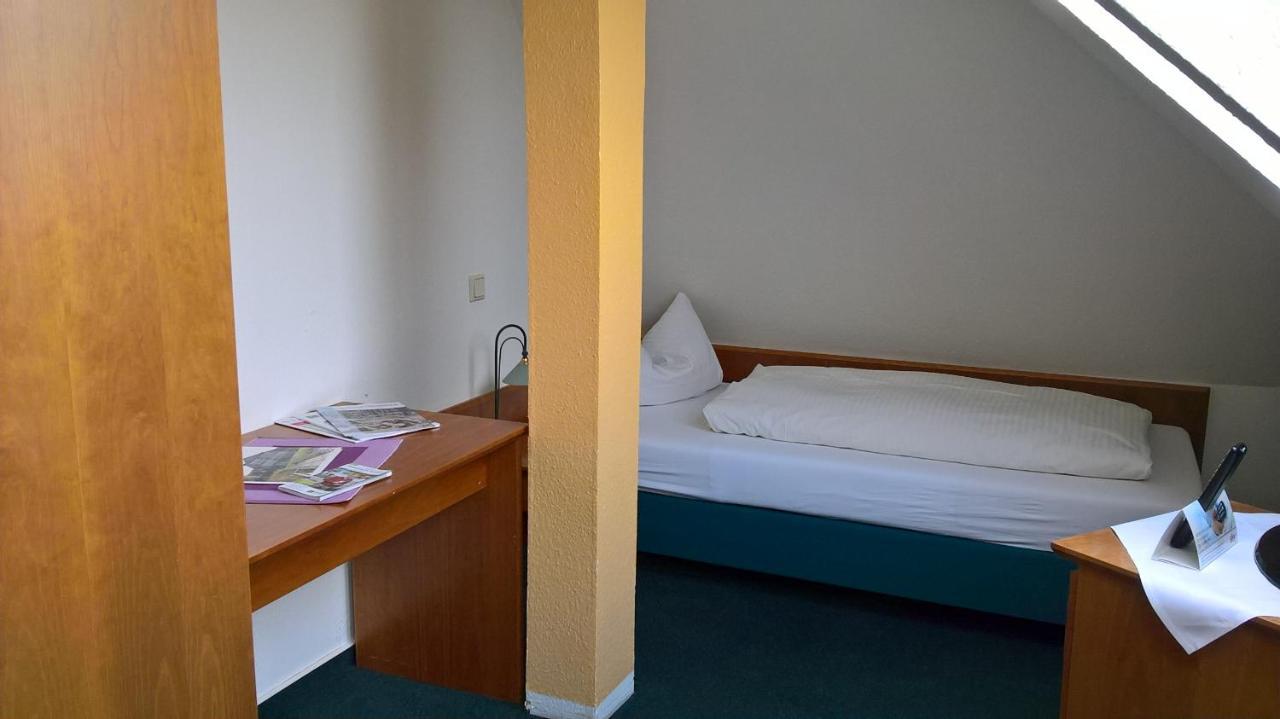 Hotel Faehrhaus Niederkleveez Boßdorf Dış mekan fotoğraf