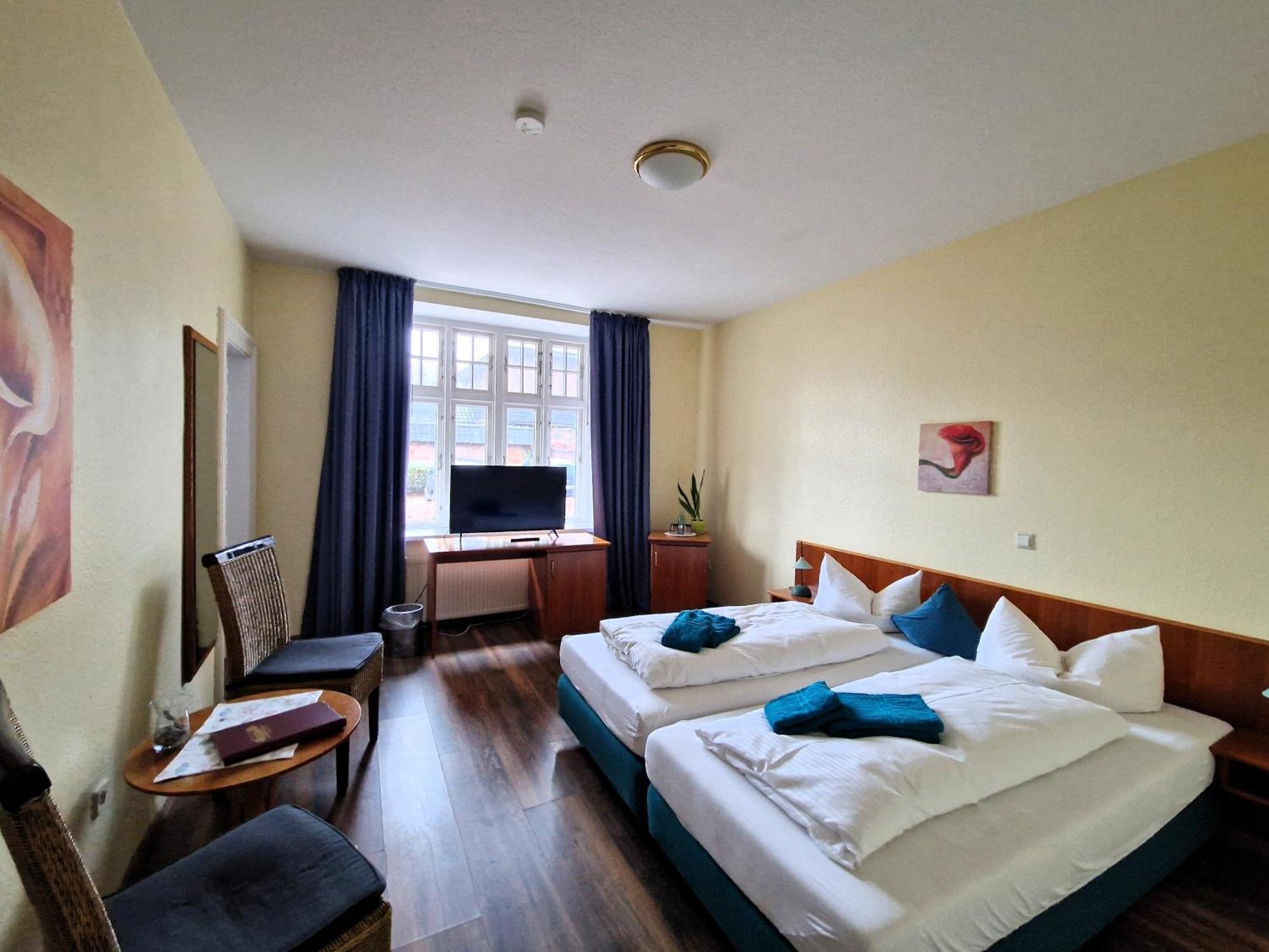 Hotel Faehrhaus Niederkleveez Boßdorf Dış mekan fotoğraf