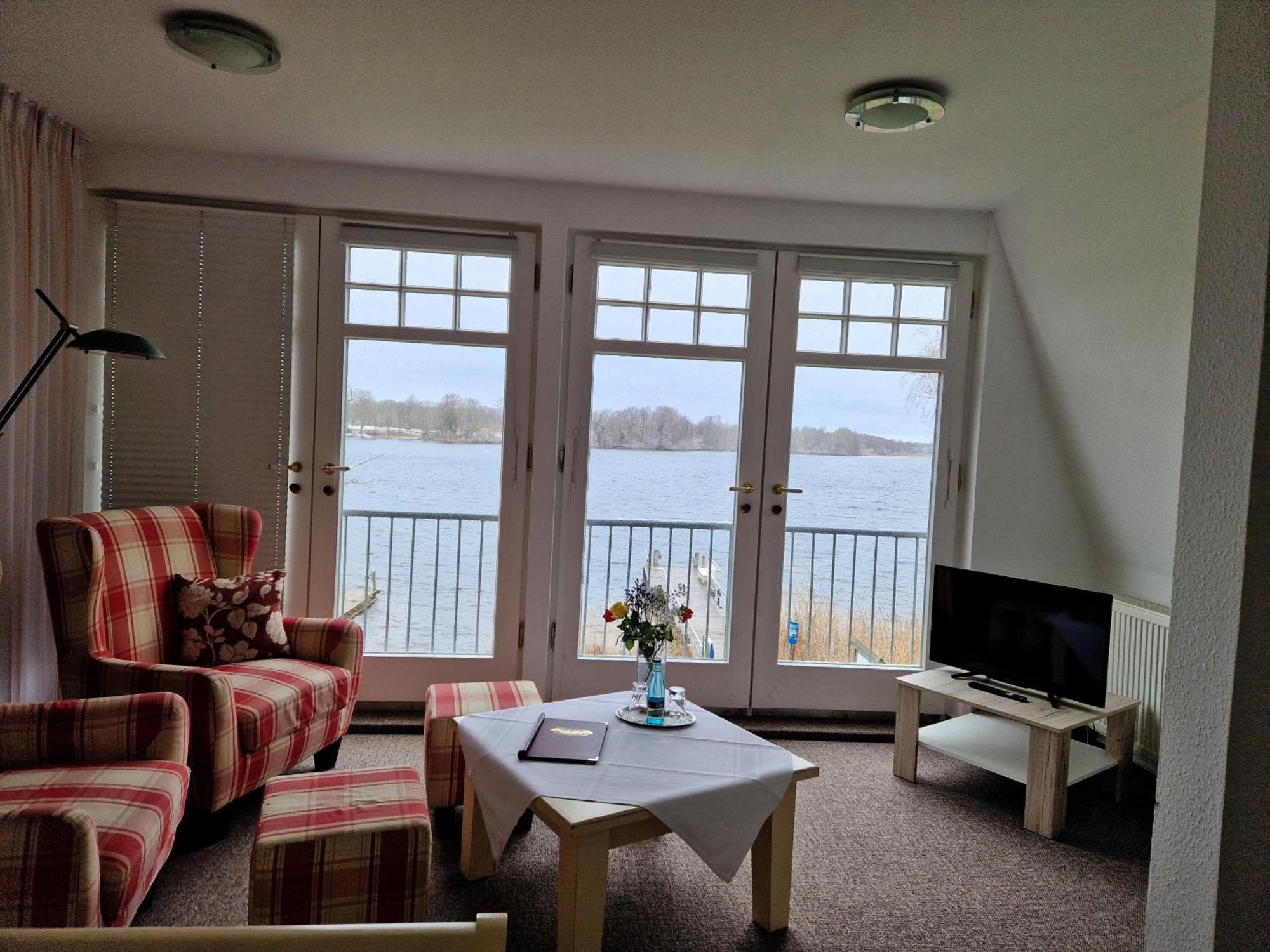 Hotel Faehrhaus Niederkleveez Boßdorf Dış mekan fotoğraf