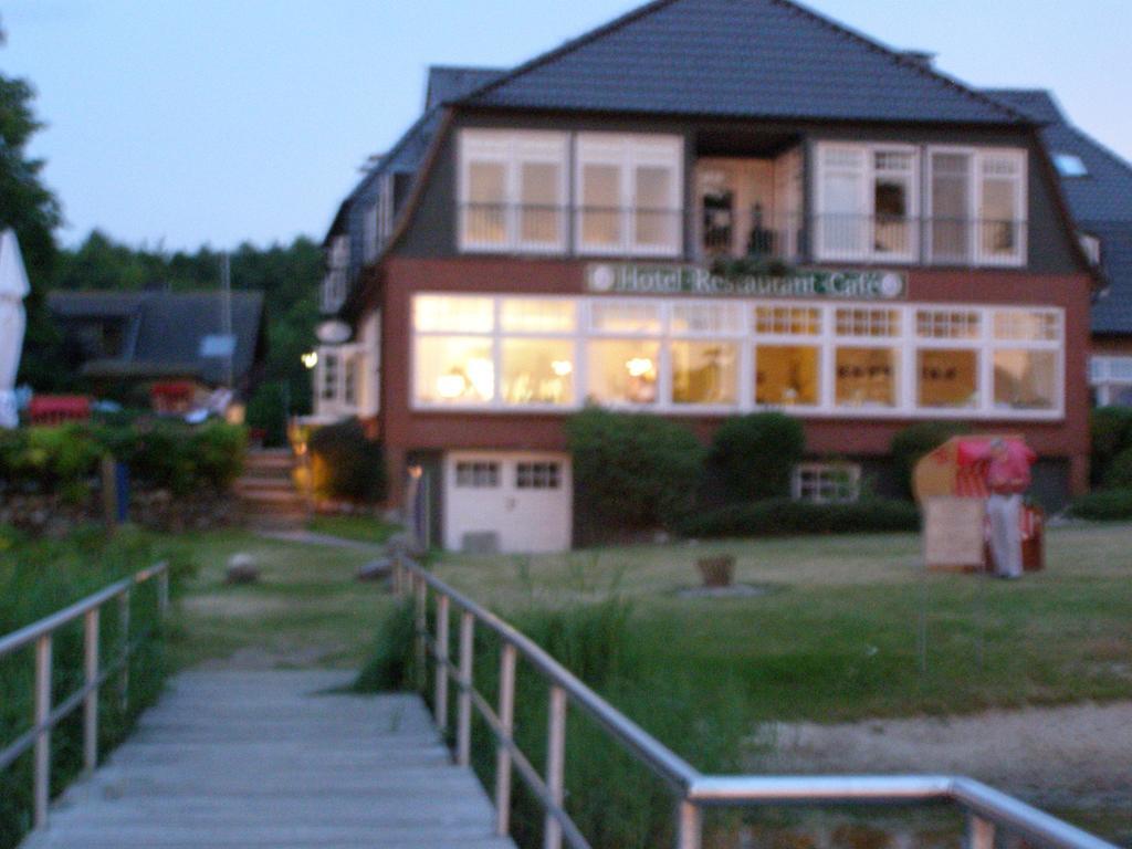 Hotel Faehrhaus Niederkleveez Boßdorf Dış mekan fotoğraf
